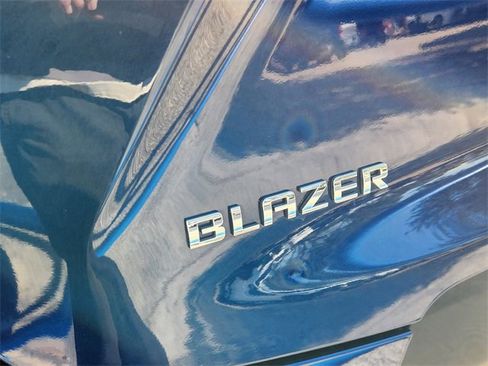 Used 2023 Chevrolet Blazer LT image 9