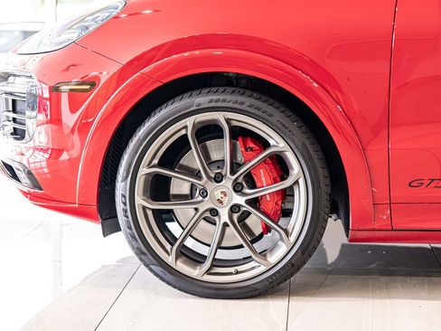 Used 2022 Porsche Cayenne GTS AWD/4WD image 8