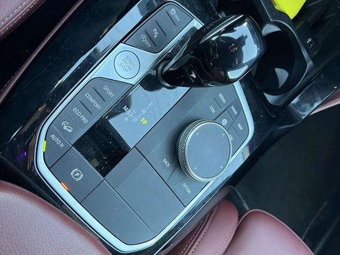 Used 2022 BMW X4 xDrive30i w/ Premium Package Essential image 22