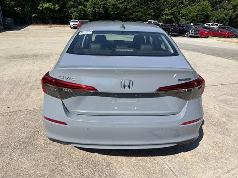 Used 2024 Honda Civic Touring image 9