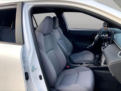 Used 2024 Toyota Corolla Cross AWD Hybrid image 9