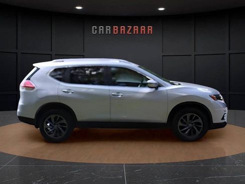 Used 2016 Nissan Rogue SL image 4