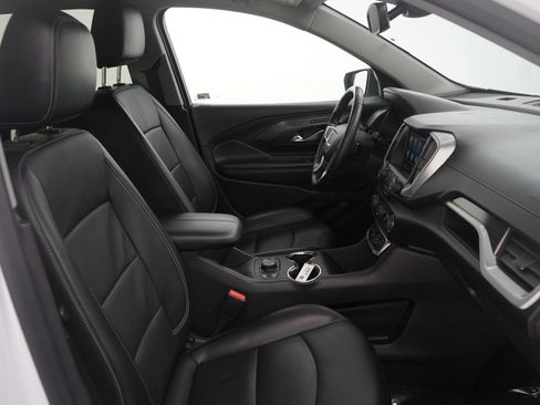 Used 2024 GMC Terrain SLT image 11