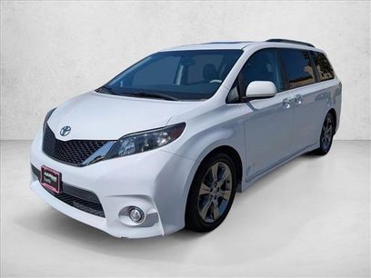 Used 2014 Toyota Sienna SE