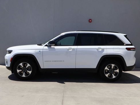 Used 2024 Jeep Grand Cherokee Limited 4xe AWD/4WD image 2