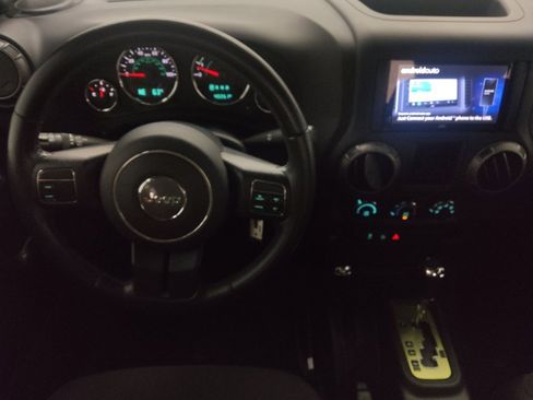 Used 2018 Jeep Wrangler Sport image 22