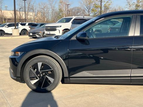 New 2026 Hyundai Ioniq 5 SEL image 7