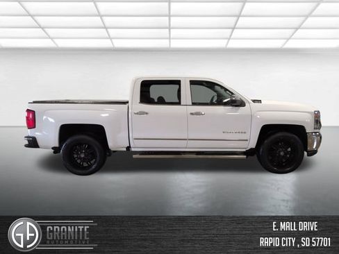 Used 2018 Chevrolet Silverado 1500 LTZ AWD/4WD image 7