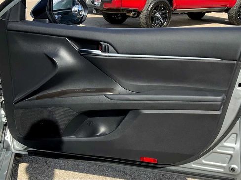 Used 2024 Toyota Camry SE image 21