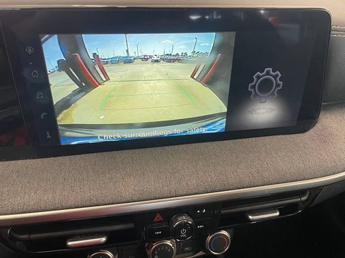 Certified 2025 Nissan Kicks SV FWD image 8