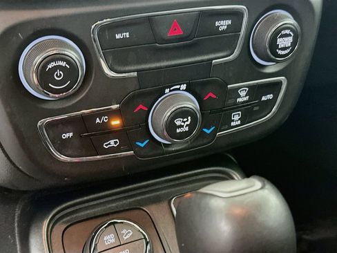 Certified 2019 Jeep Compass Trailhawk w/ Cold Weather Group AWD/4WD image 21
