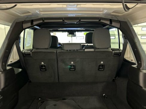 Certified 2025 Jeep Wrangler Unlimited Sahara AWD/4WD image 33