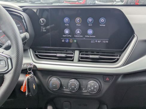 New 2026 Chevrolet Trax RS w/ Sunroof Package FWD image 5