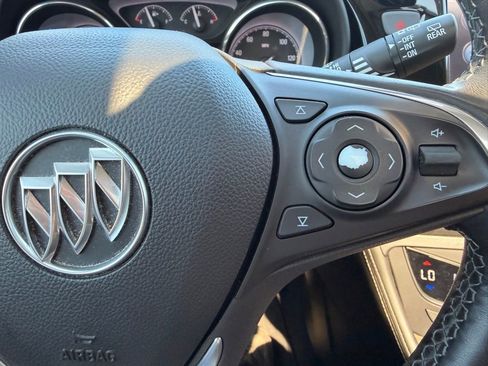 Used 2020 Buick Envision Essence image 16
