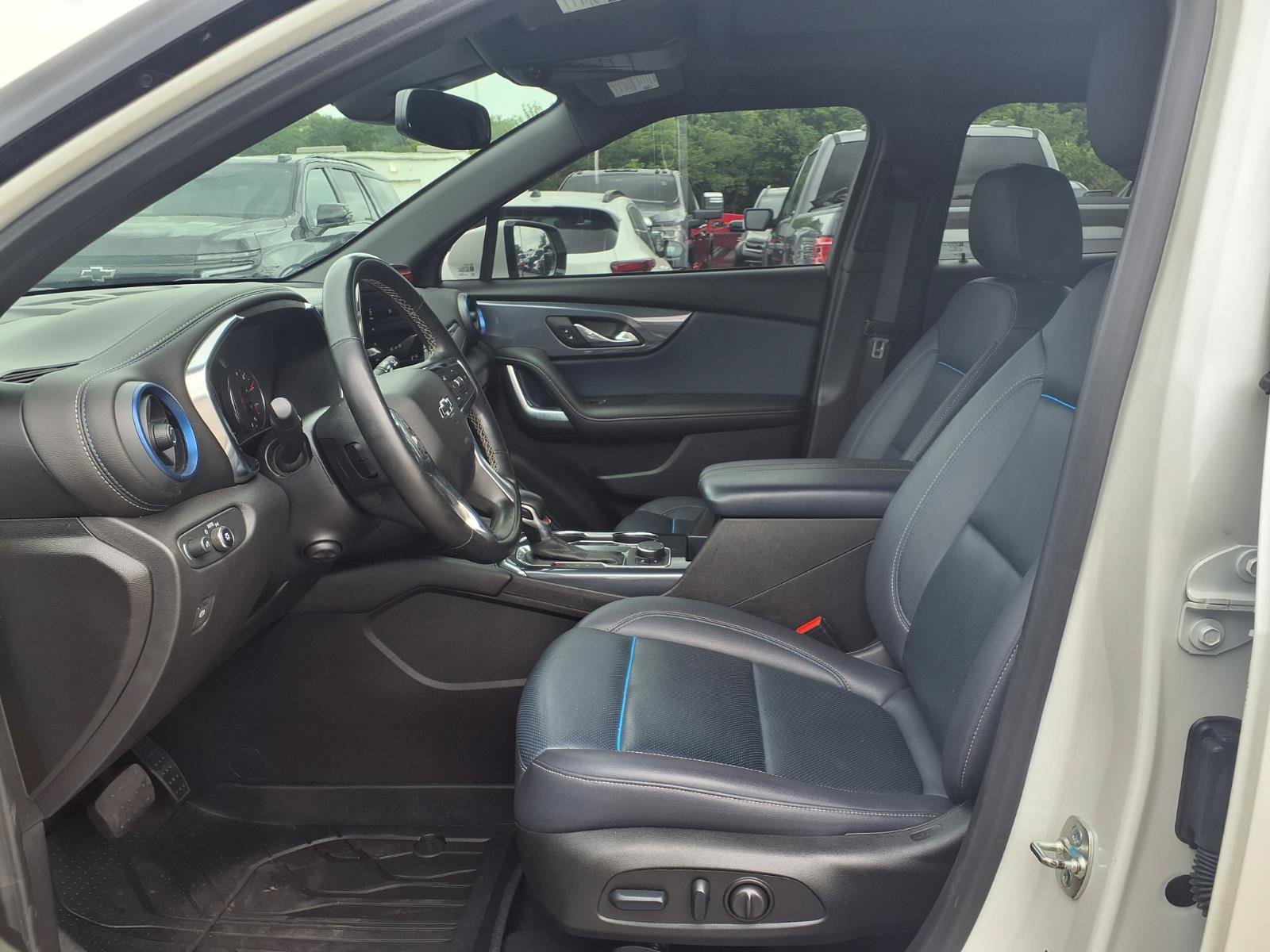 Used 2024 Chevrolet Blazer RS w/ Enhanced Convenience Package FWD image 17