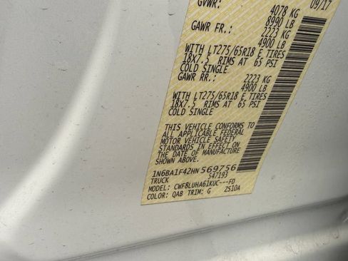 Used 2017 Nissan Titan PRO-4X AWD/4WD image 6