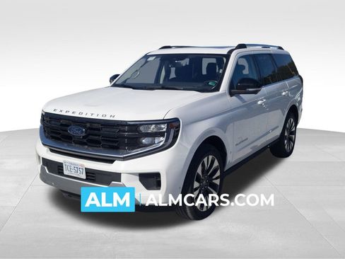 Used 2025 Ford Expedition Platinum w/ Driver's Package AWD/4WD image 1