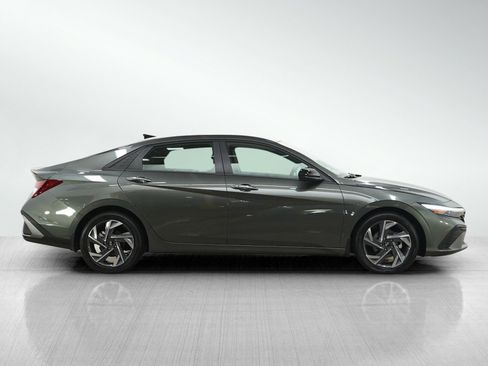 Certified 2025 Hyundai Elantra Sport FWD image 6