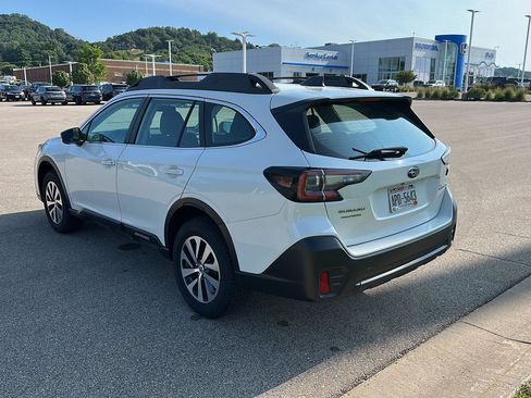 Used 2022 Subaru Outback AWD/4WD image 5