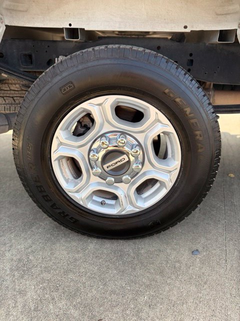 Used 2025 Ford F250 XLT w/ F-250 >10K GVWR Package AWD/4WD image 11