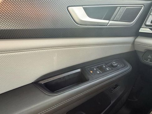 Used 2024 Volkswagen Atlas Cross Sport SEL R-Line image 24