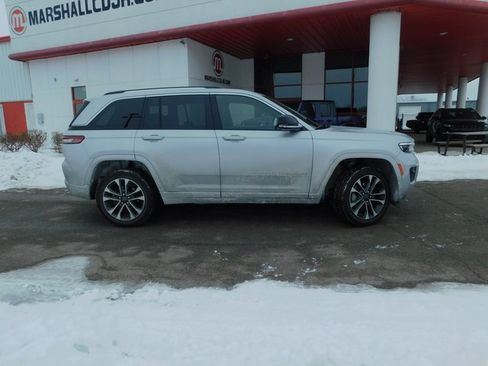 Used 2024 Jeep Grand Cherokee Overland w/ Luxury Tech Group IV image 9