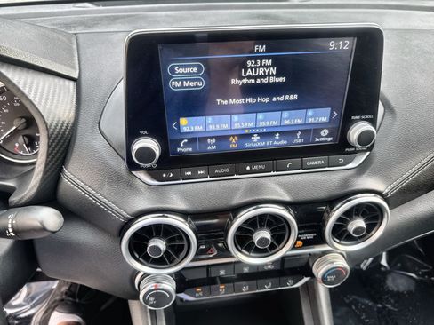 Used 2025 Nissan Sentra SV FWD image 18