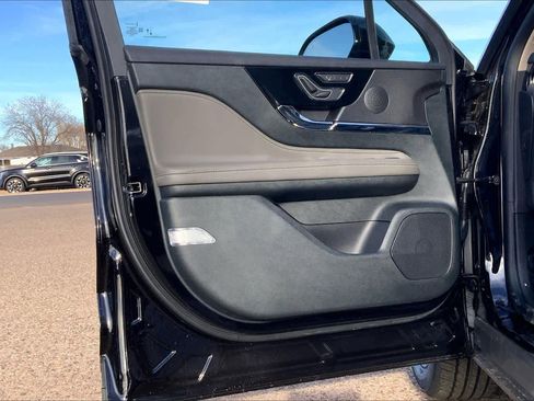 New 2026 Lincoln Corsair Premiere image 10