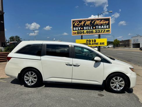 Used 2016 Honda Odyssey SE image 2