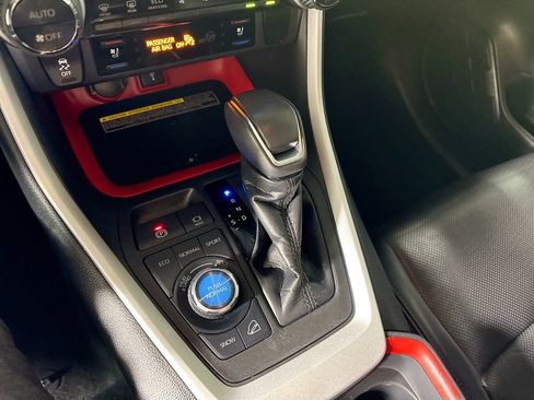 Used 2020 Toyota RAV4 TRD Off-Road AWD/4WD image 18