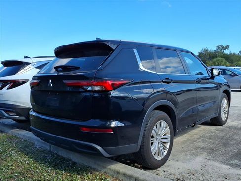 Used 2023 Mitsubishi Outlander ES image 6