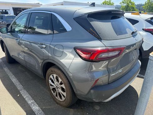 Used 2024 Ford Escape Active AWD/4WD image 2