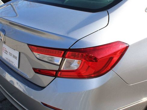 Used 2018 Honda Accord EX image 19