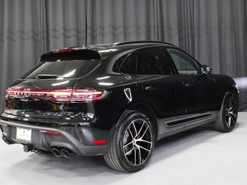 Certified 2025 Porsche Macan image 7