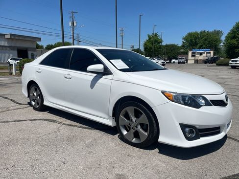 Used 2014 Toyota Camry SE FWD image 7