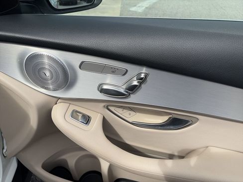 Used 2020 Mercedes-Benz GLC 300 image 39