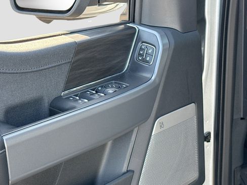 Used 2024 Ford F150 Lariat AWD/4WD image 8