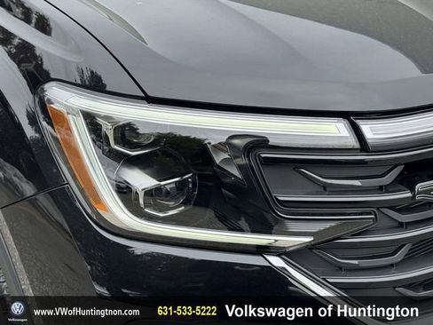 Certified 2025 Volkswagen Atlas Cross Sport SEL Premium R-Line image 8