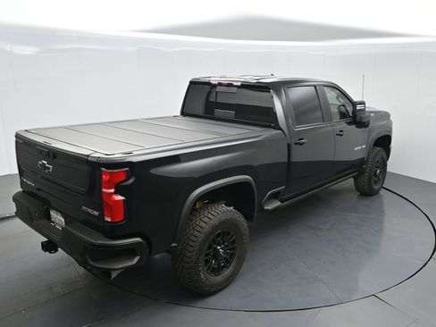 Used 2025 Chevrolet Silverado 2500 ZR2 w/ Technology Package image 46