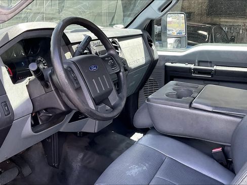 Used 2015 Ford F250 XL w/ Power Equipment Group RWD image 12