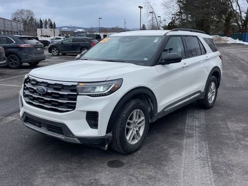 Used 2025 Ford Explorer Active image 1