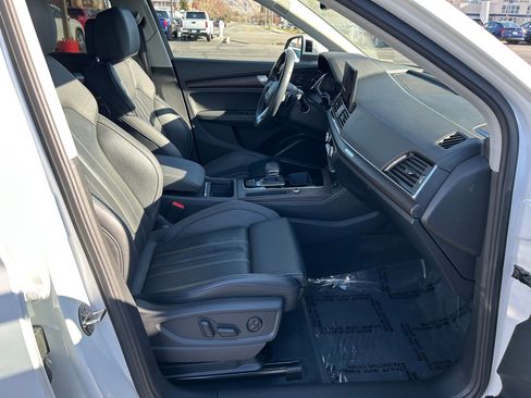 Used 2023 Audi Q5 2.0T Prestige w/ Prestige Package image 29