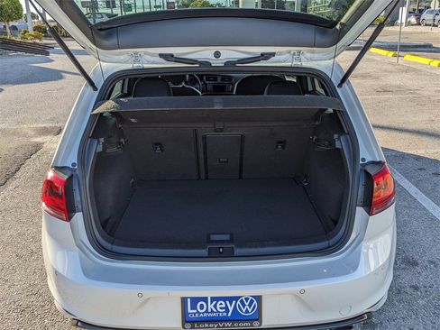 Used 2017 Volkswagen Golf R 4-Door image 12