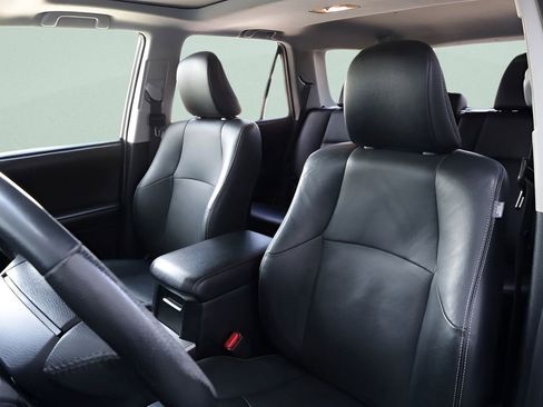 Used 2015 Toyota 4Runner Limited AWD/4WD image 19