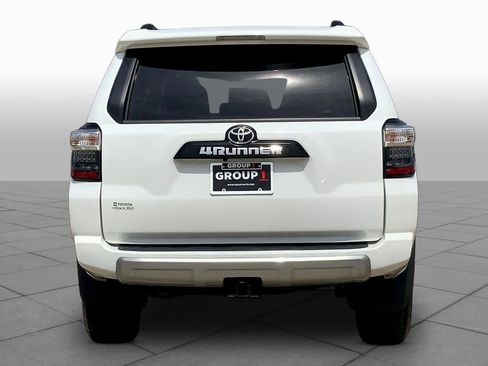 Used 2024 Toyota 4Runner TRD Off-Road Premium AWD/4WD image 5