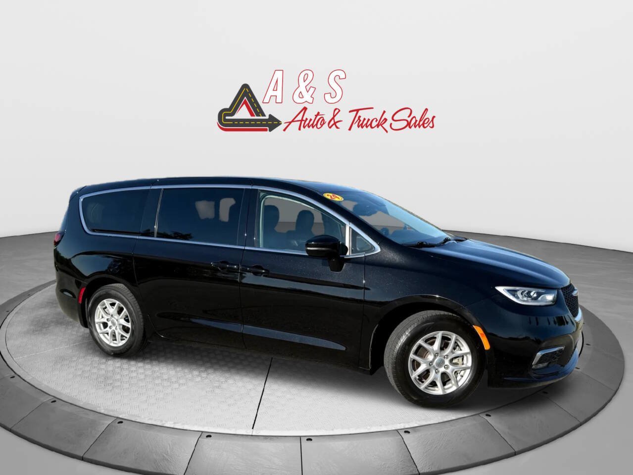 Used 2024 Chrysler Pacifica Touring-L FWD image 1