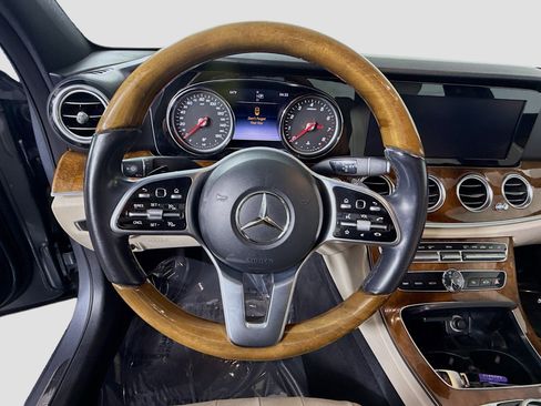 Used 2019 Mercedes-Benz E 300 w/ Convenience Package image 13