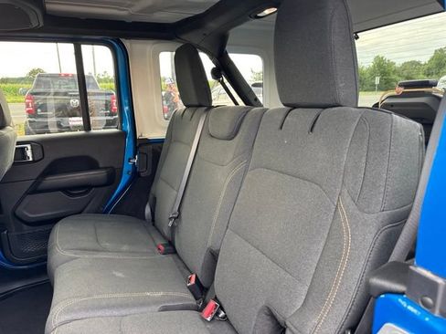 Used 2025 Jeep Wrangler Unlimited Sahara AWD/4WD image 22