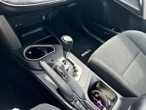 Used 2018 Toyota RAV4 XLE image 28