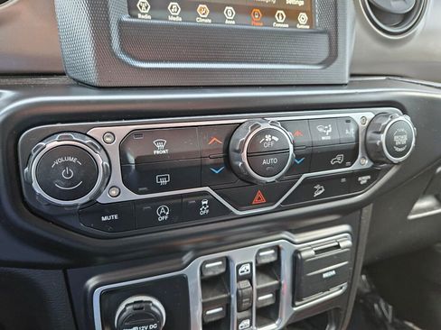 Used 2020 Jeep Wrangler Unlimited Sport w/ Technology Group image 19